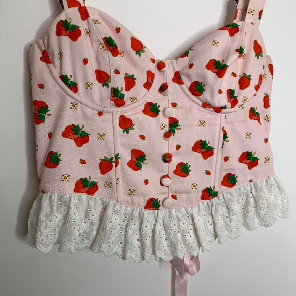 DollsKill Strawberry Shortcake Meadow Greeting Corset Top Strawberry Medium - Picture 6 of 11
